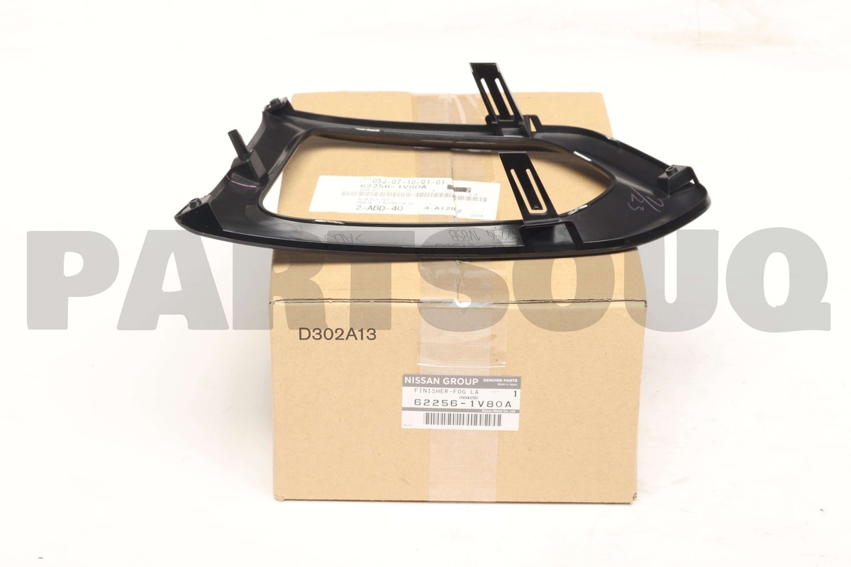 Ốp Đèn Gầm - R Nissan Bluebird Mã phụ tùng 62256EW810