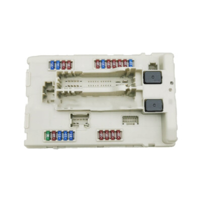 Hộp Cầu Chì Đầu Xe Nissan Teana Mã phụ tùng 284B71AA0A