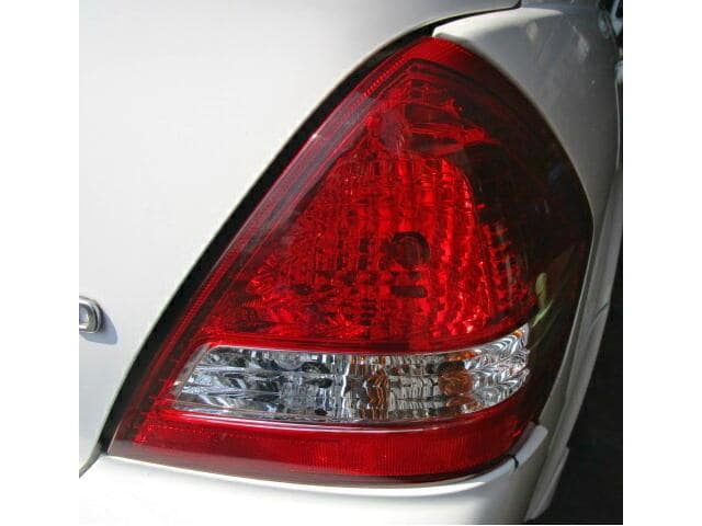 Đèn Hậu - R Nissan Tida Mã phụ tùng 26550ED925