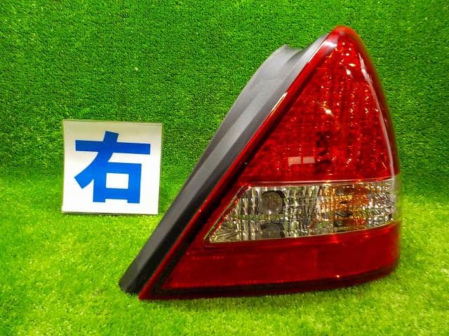 Đèn Hậu - R Nissan Tida Mã phụ tùng 26550ED925