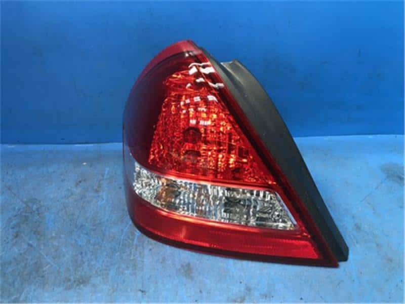 Đèn Hậu - L Nissan Tida Mã phụ tùng 26555ED925