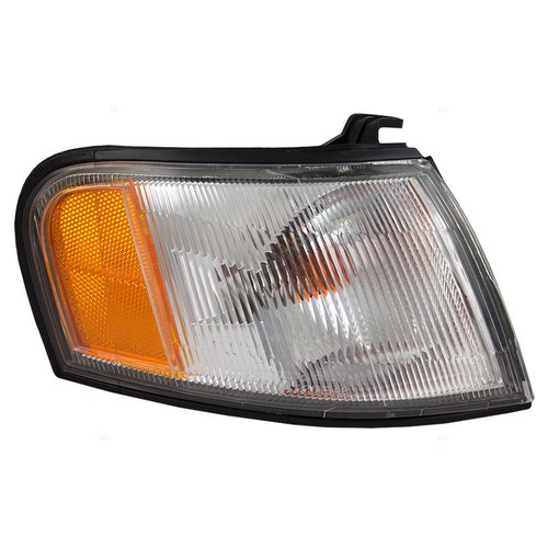 Ốp Tam Giác Gương Chiếu Hậu Trái Nissan Sunny Mã phụ tùng 963193BB0A