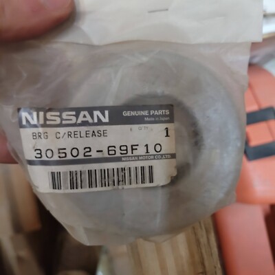 Bi Tê Nissan Navara OEM 3050269F10-OE