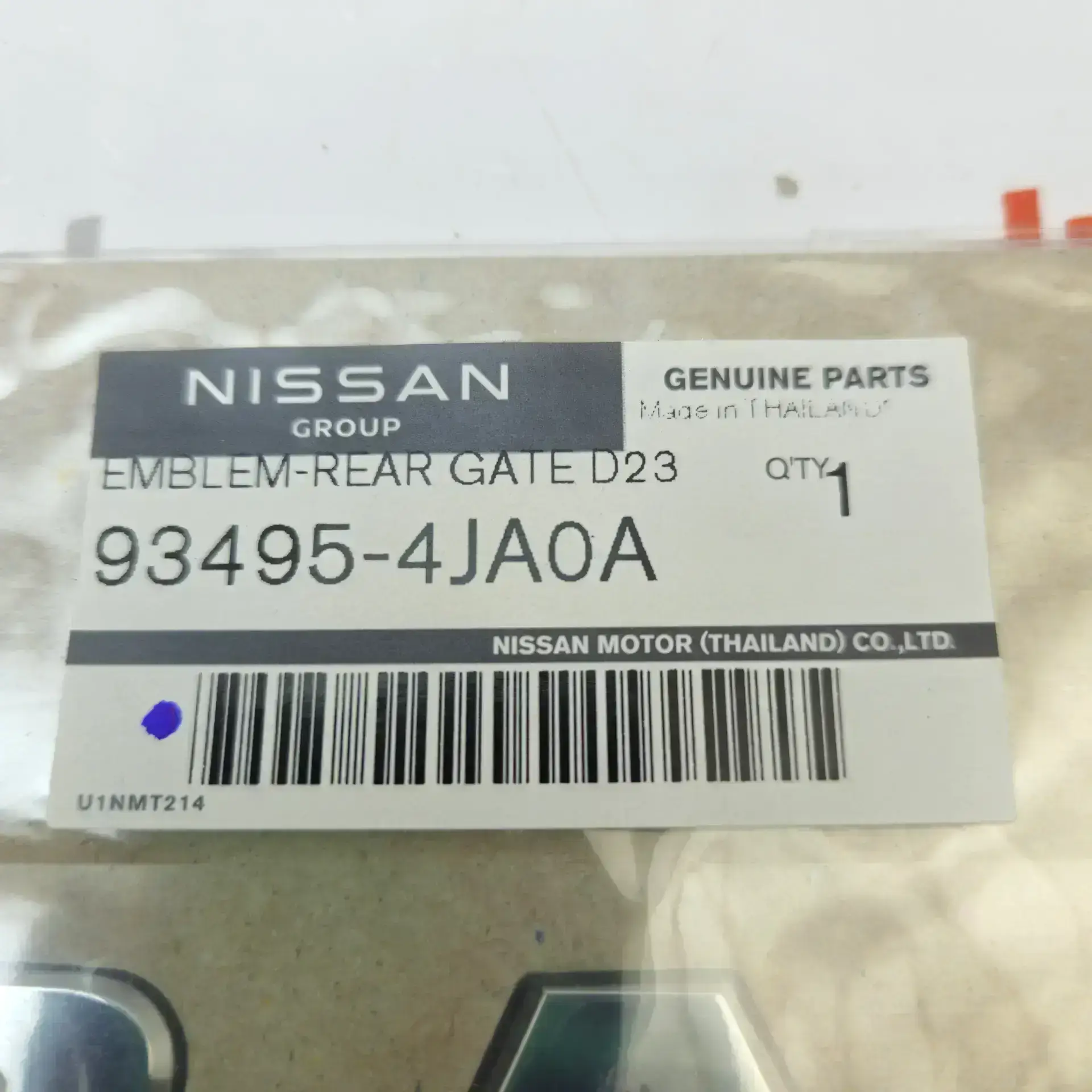 Chữ Np300 Navara Nissan Navara Mã phụ tùng 934954JA0A