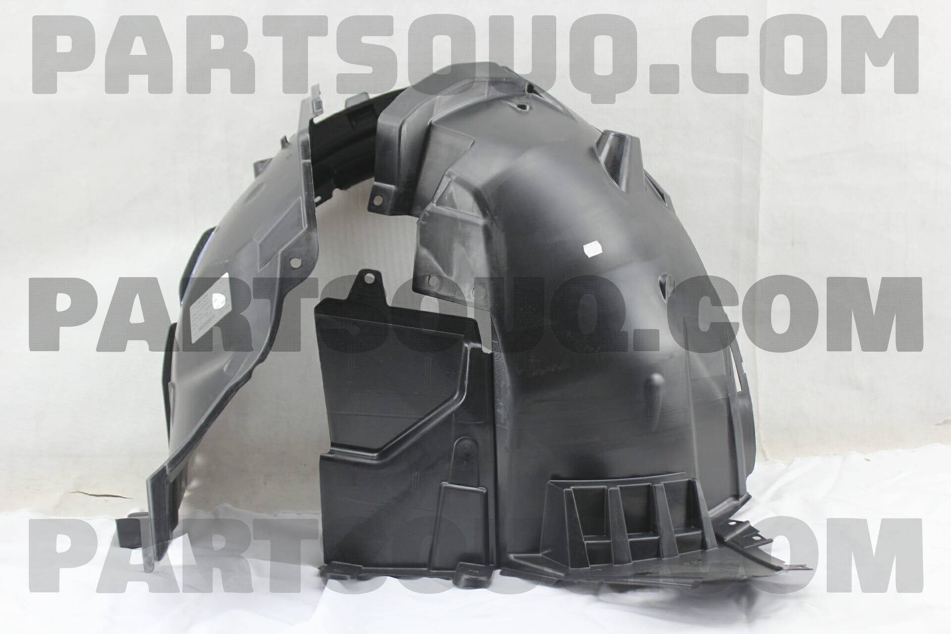 Chắn Bùn Lòng Dè Trước Trái Nissan Bluebird Mã phụ tùng 63843EW800