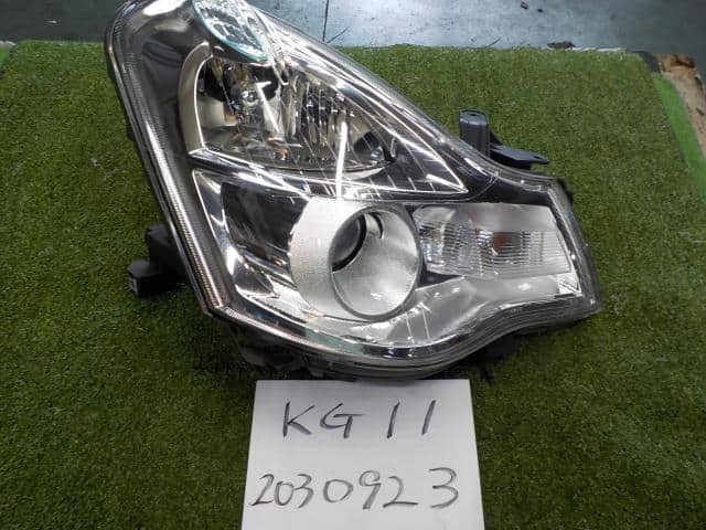 Đèn Pha Phải - Có Xenon Nissan Bluebird Mã phụ tùng 26010ew01a
