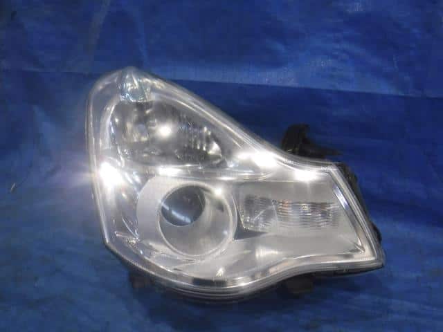 Đèn Pha Phải - Có Xenon Nissan Bluebird Mã phụ tùng 26010ew01a