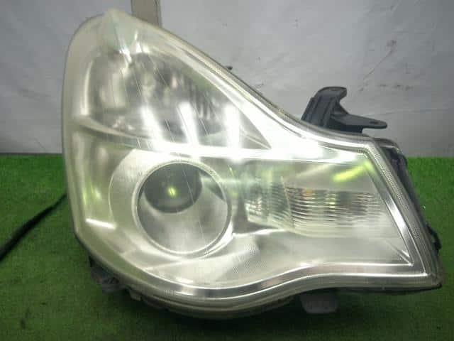 Đèn Pha Phải - Có Xenon Nissan Bluebird Mã phụ tùng 26010ew01a