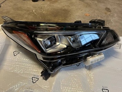 Đèn Pha Trái - Có Bexnon Nissan Bluebird Mã phụ tùng 26065EW81A