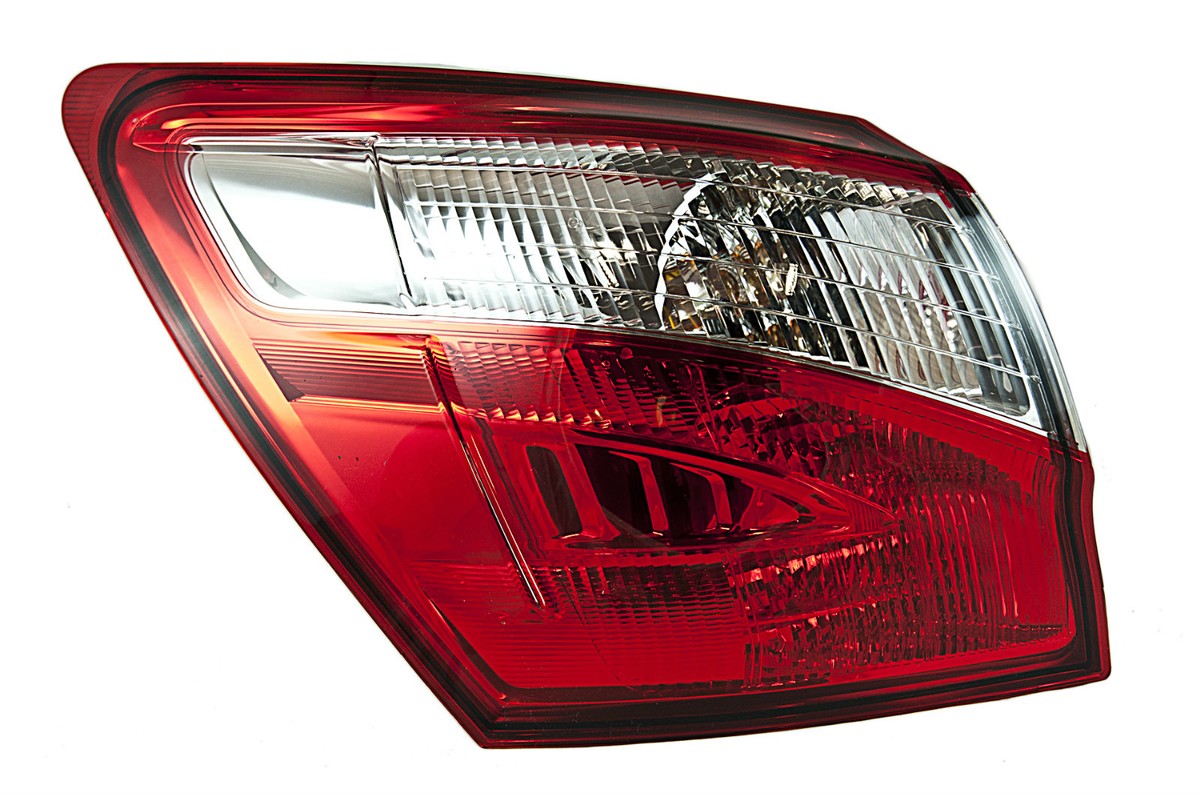 Đèn Hậu Miếng Ngoài Trái Có Led Nissan Qashqai Mã phụ tùng 26555BR00A