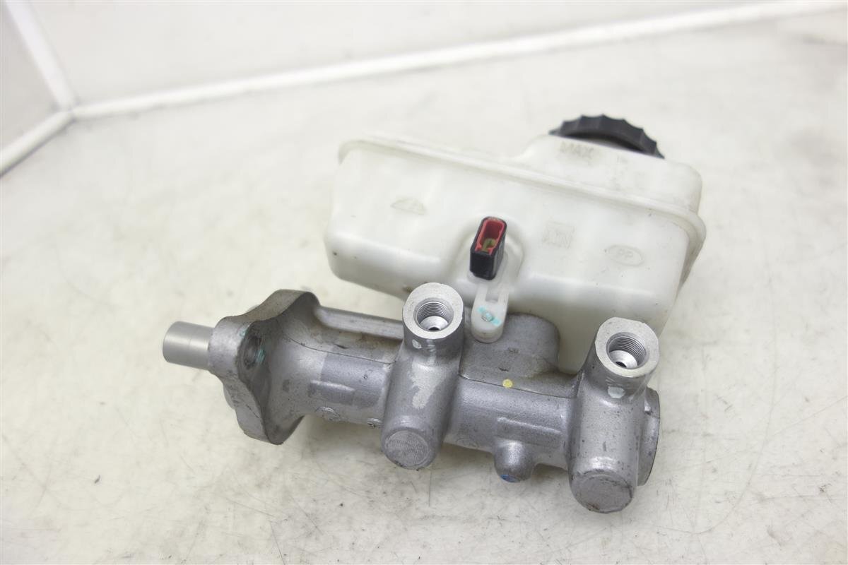 Tổng Phanh Trên Nissan Livina OEM 46010ED526-OE