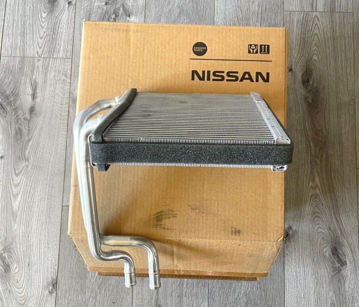Giàn Sưởi Trong Xe Nissan Navara Mã phụ tùng 271404JG0A