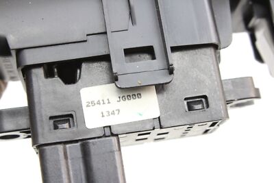 Công Tắc Lên Xuống Kính Cánh Cửa Nissan X - trail Mã phụ tùng 25411JG000