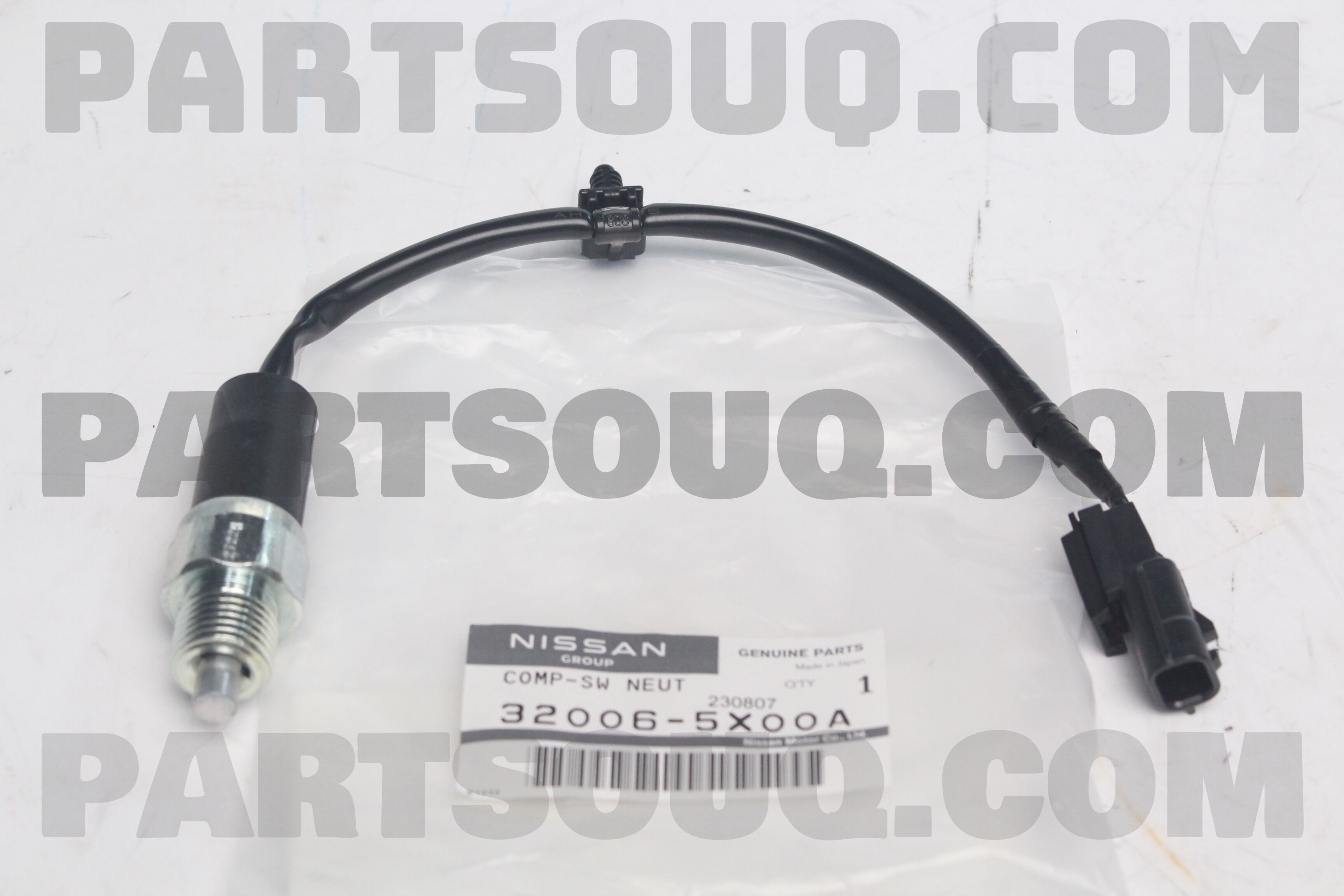 Công Tắc Đèn Lùi Nissan Livina Mã phụ tùng 32005ax000