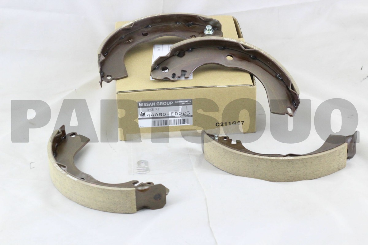 Guốc Phanh Sau / Má Phanh Sau Nissan Sunny OEM 44060EN026