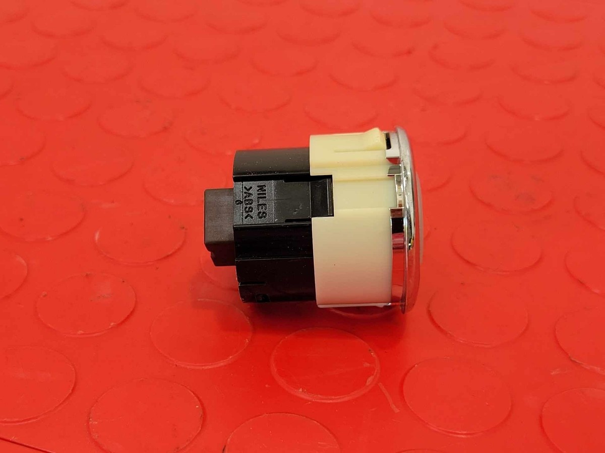 Nút Startop Nissan Teana Mã phụ tùng 251501lb0a