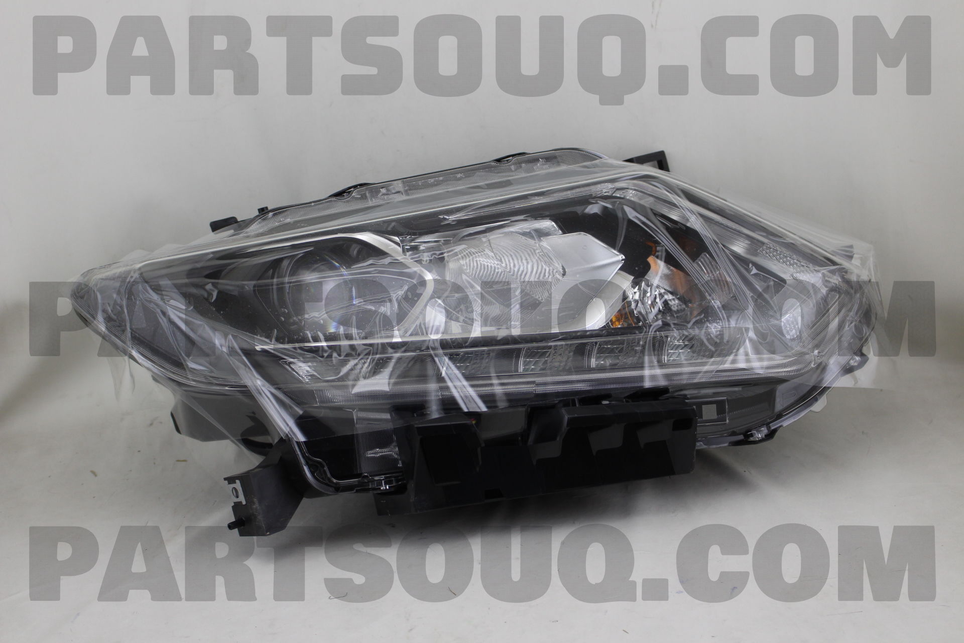 Đèn Pha Phải Có Led Nissan X - trail Mã phụ tùng 260104cc5c