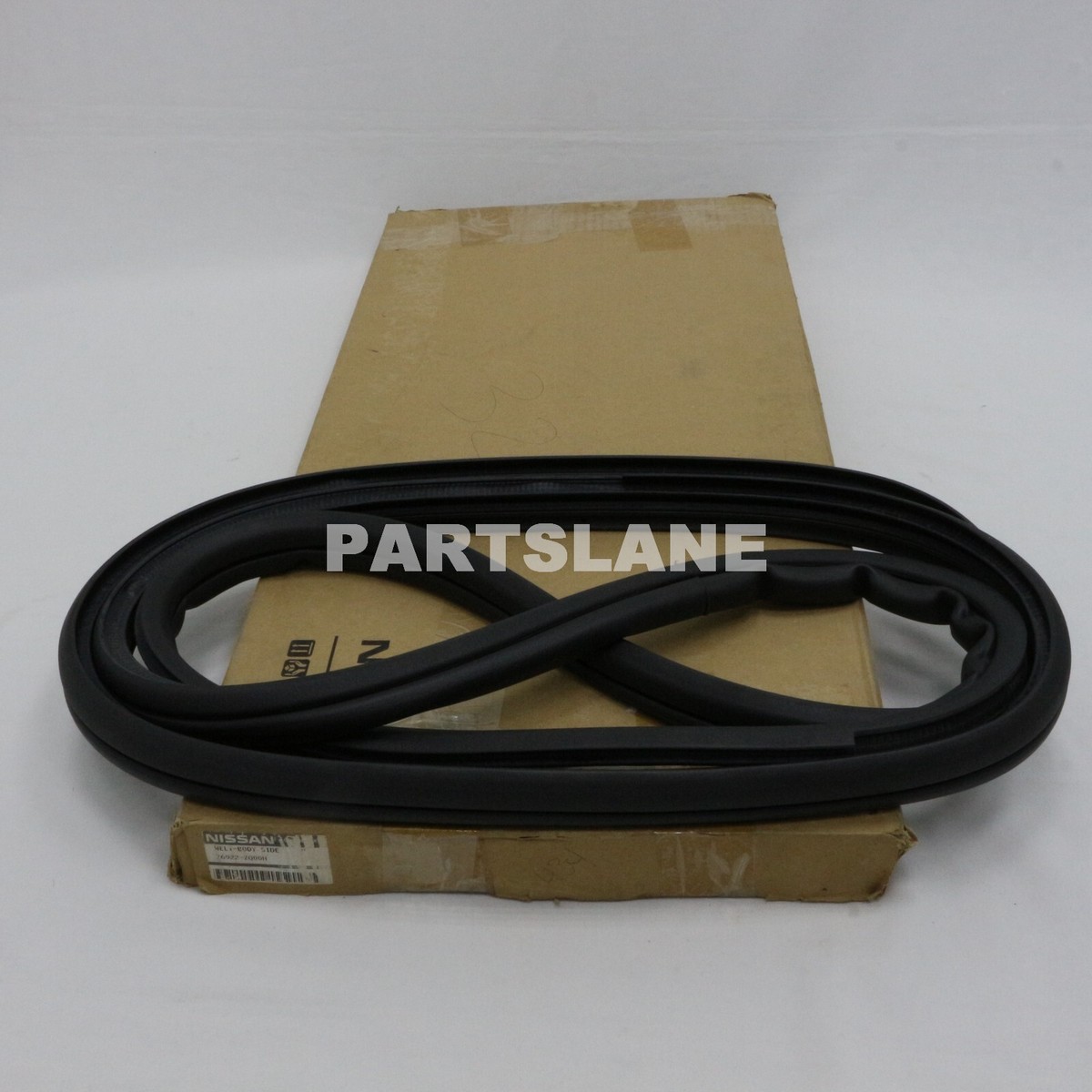 Gioăng Khung Thành Cánh Cửa Trước Phải Nissan Navara Mã phụ tùng 76921EB700