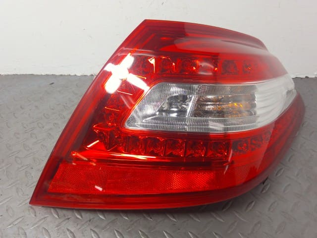 Đèn Hậu Phải Nissan Teana Mã phụ tùng 26550JN00A