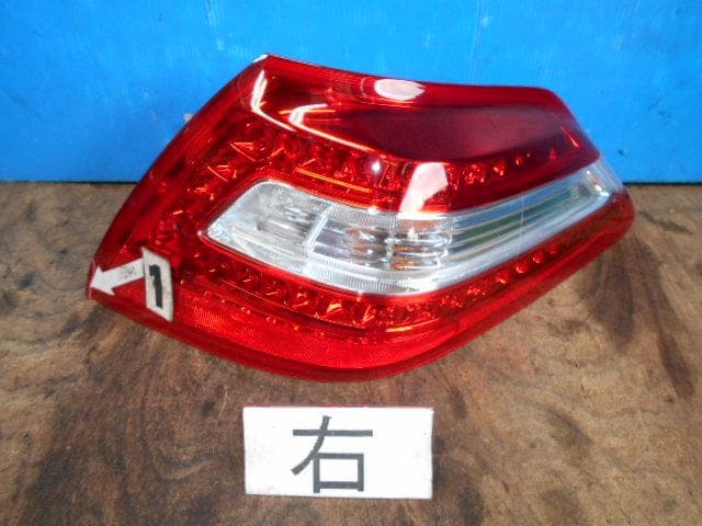 Đèn Hậu Phải Nissan Teana Mã phụ tùng 26550JN00A