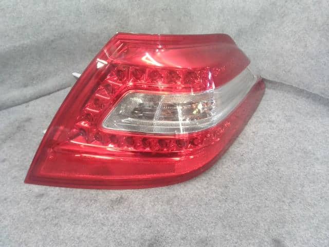 Đèn Hậu Phải Nissan Teana Mã phụ tùng 26550JN00A