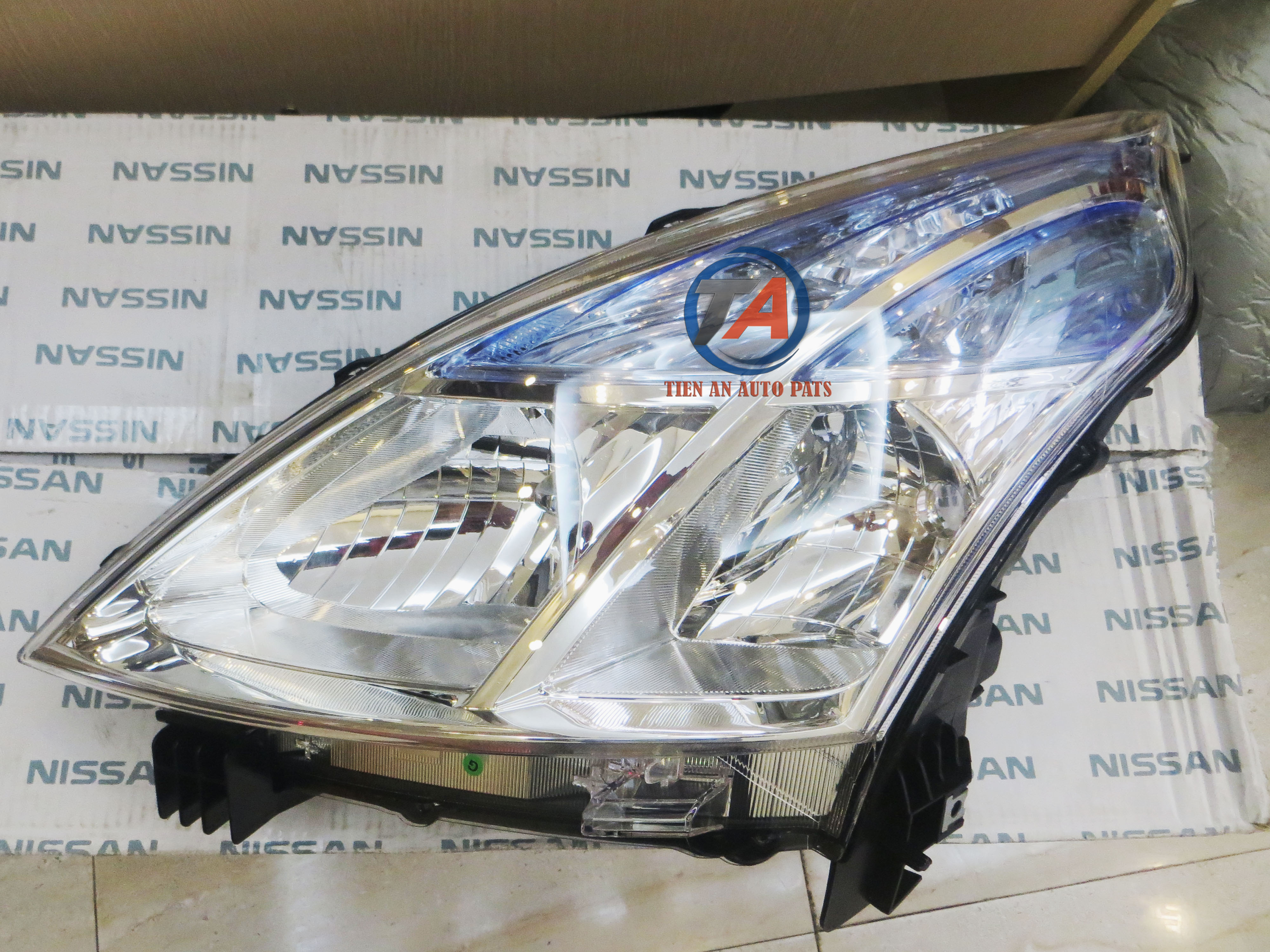 Đèn Pha Phải Không Xenon Nissan Teana Mã phụ tùng 26010JN65A