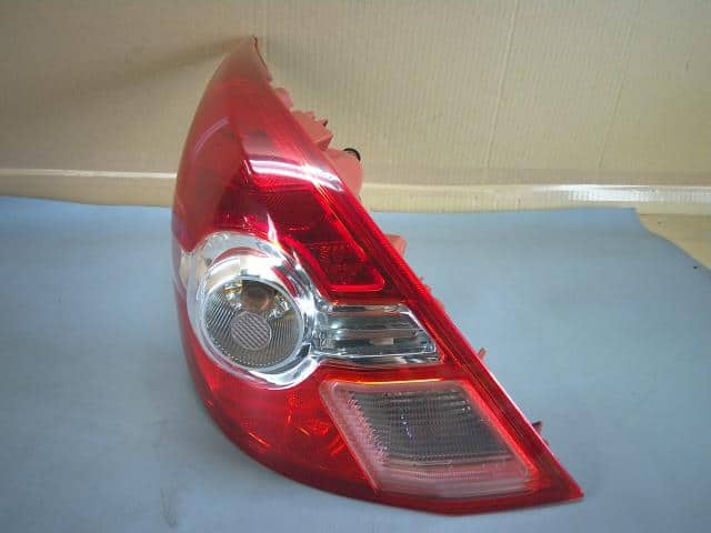 Đèn Hậu Trái Nissan Tida Mã phụ tùng 265551JY0A