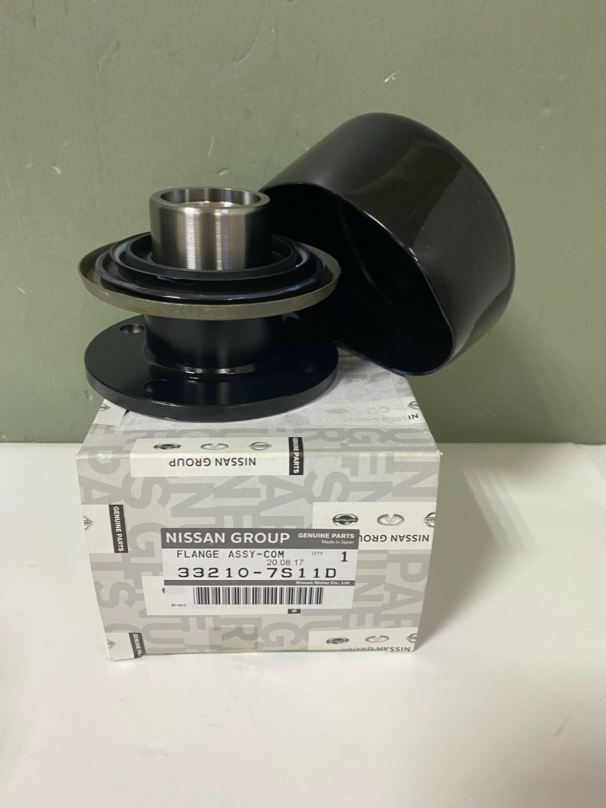 Bàn Ép Nissan Bluebird OEM 352337
