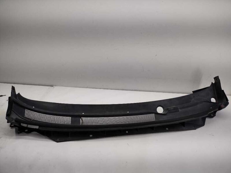 Ốp Chân Kính Chắn Gió Trước Nissan Sunny OEM 668621HB3A