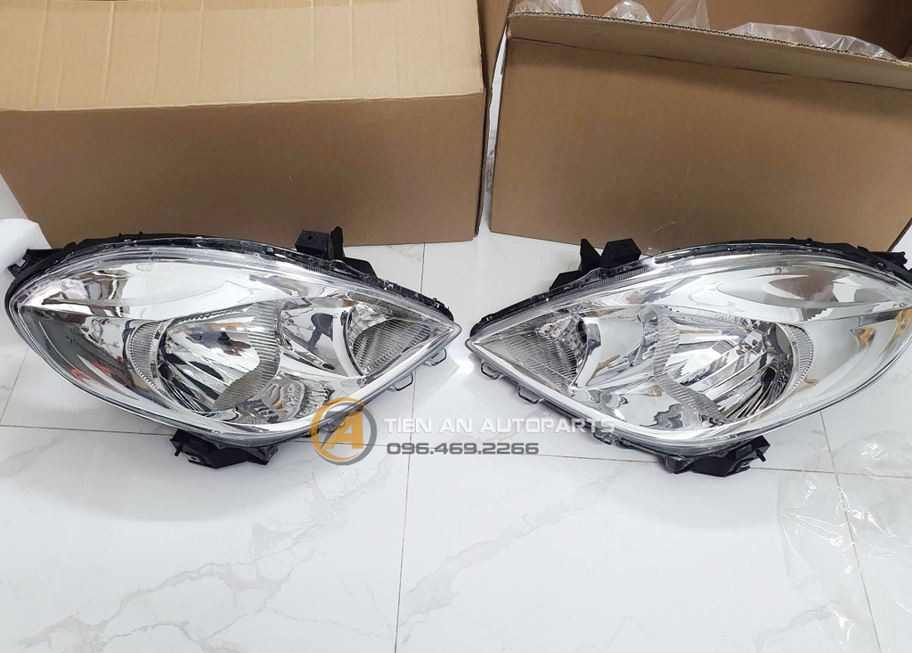 Vỏ Đèn Pha Phải Nissan Sunny Mã phụ tùng 260153AU0B