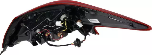 Đèn Hậu Trái Nissan Sunny Mã phụ tùng 265593MA0A