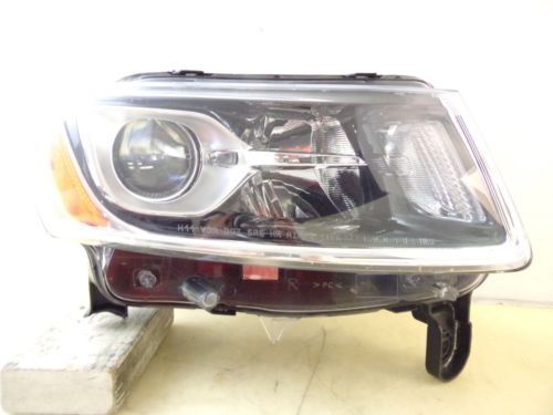 Đèn Pha Phải Nissan Sunny OEM 260103AW0B-OE