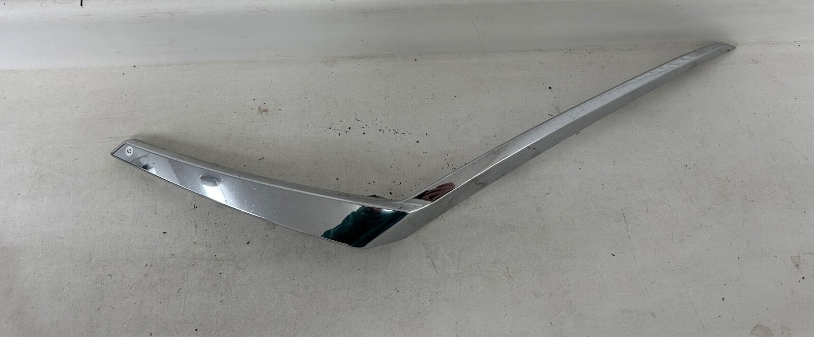 Nẹp Mạ Cản Trước Phải Nissan Teana Mã phụ tùng 62074JN00A