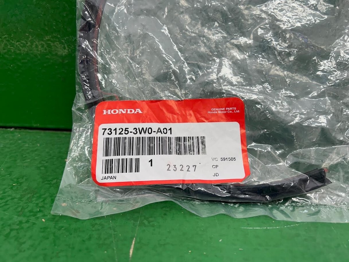 Két Nước At 1.8 Nissan Bluebird OEM 73125