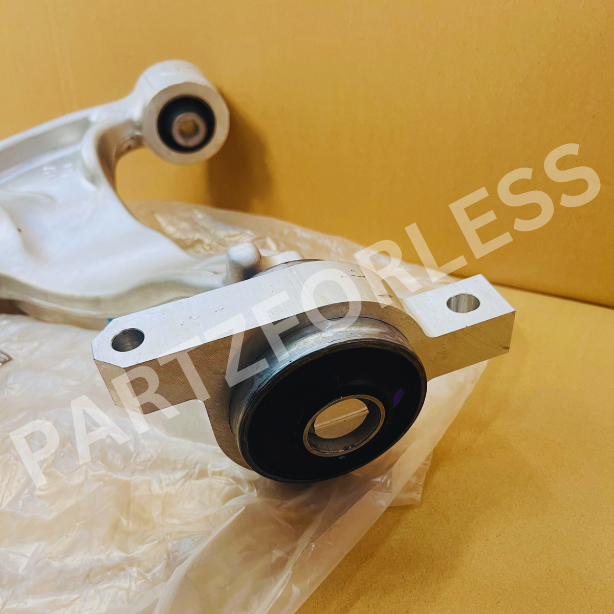 Càng A Phải Nissan Sunny OEM 545001HM0B-OE