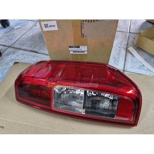 Đèn Hậu - R Nissan Navara Mã phụ tùng 26554EB70A