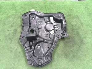 Kính Cánh Cửa Sau Phải Mazda Mazda 6 Mã phụ tùng GHK572510A