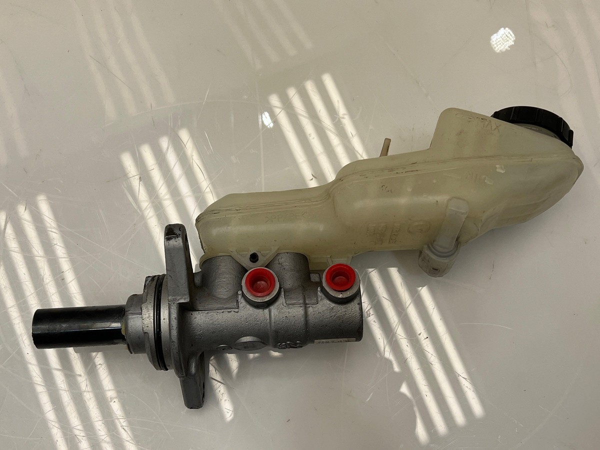 Tổng Phanh Trên Số Tự Động Mazda Mazda 6 Mã phụ tùng GHY54340Z