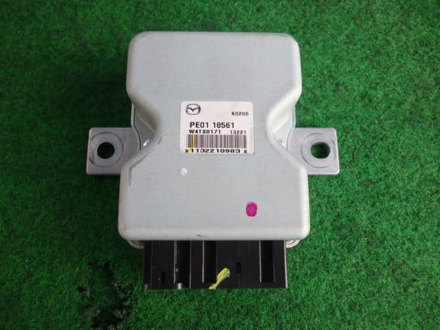 Hộp Điều Khiển Phun Nhiên Liệu Mazda Mazda 6 Mã phụ tùng PE0118561