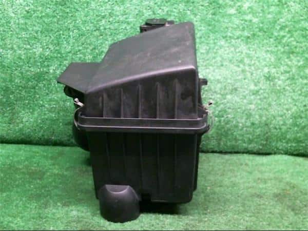 Hộp Lọc Gió Thứ Cấp Đựng Lọc Mazda Mazda 6 Mã phụ tùng L81313320C