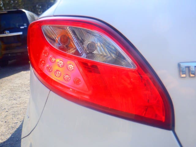 Đèn Hậu - L Mazda Mazda 2 Mã phụ tùng D65151160M