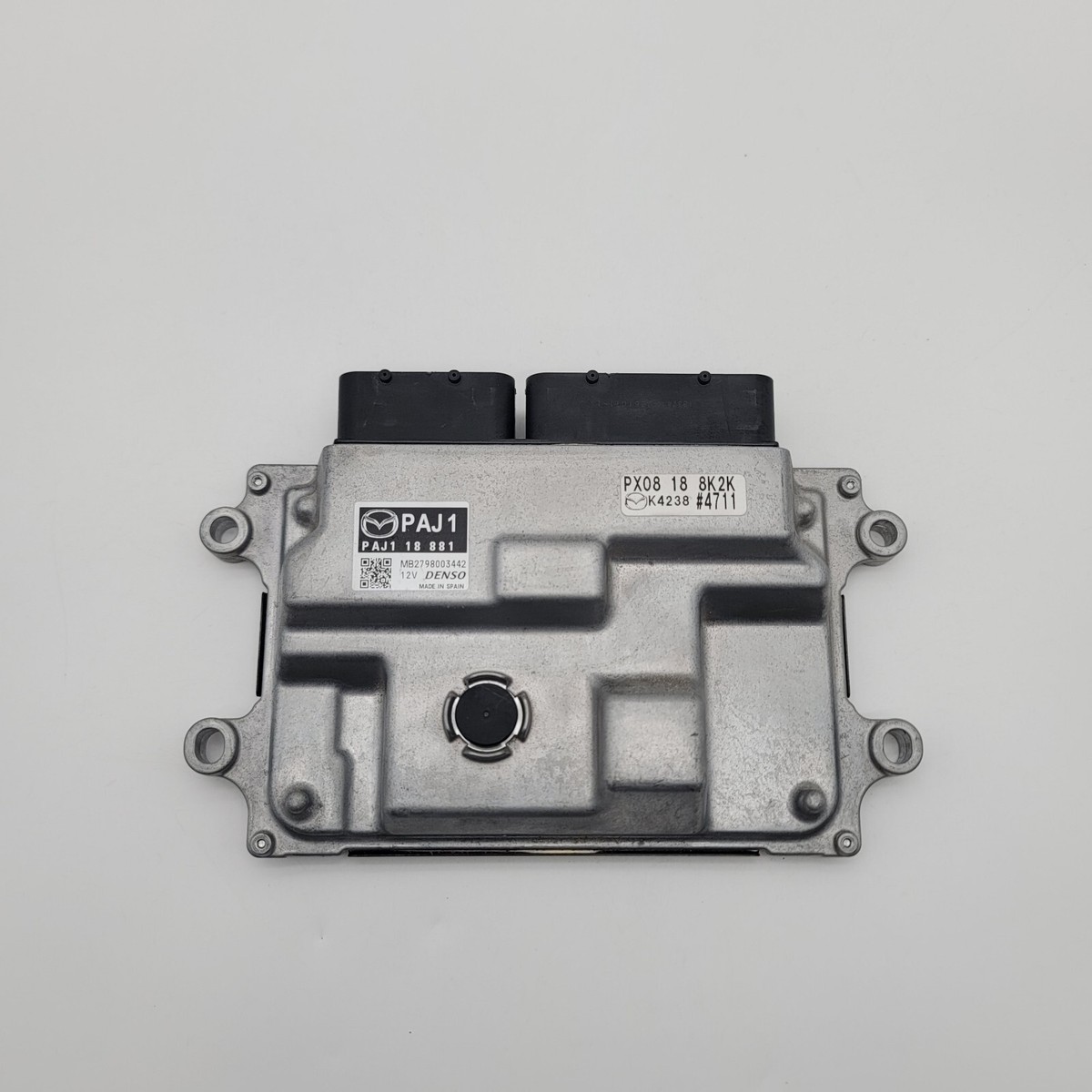 Ống Dẫn Nước Từ Bình Nước Phụ Mazda BT-50 Mã phụ tùng eb3g8b081a