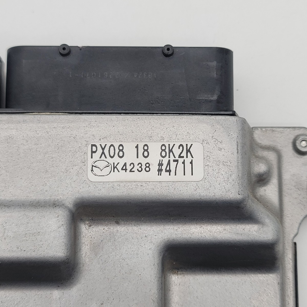 Ống Dẫn Nước Từ Bình Nước Phụ Mazda BT-50 Mã phụ tùng eb3g8b081a