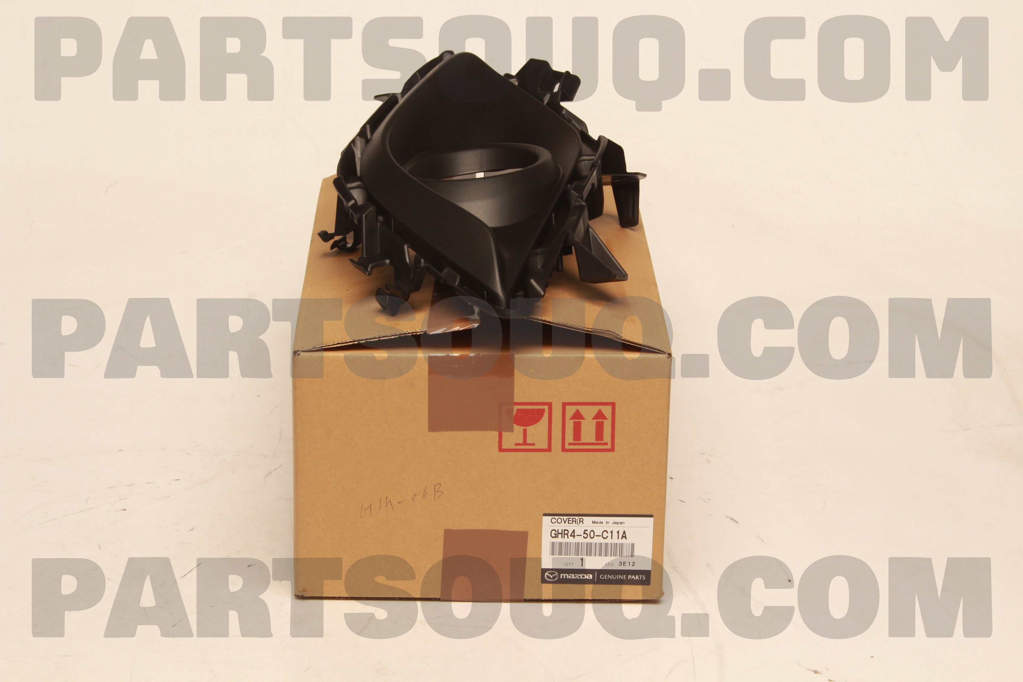 Ốp Đèn Gầm Cản Trước Phải Mazda Mazda 6 Mã phụ tùng GHR450C11A