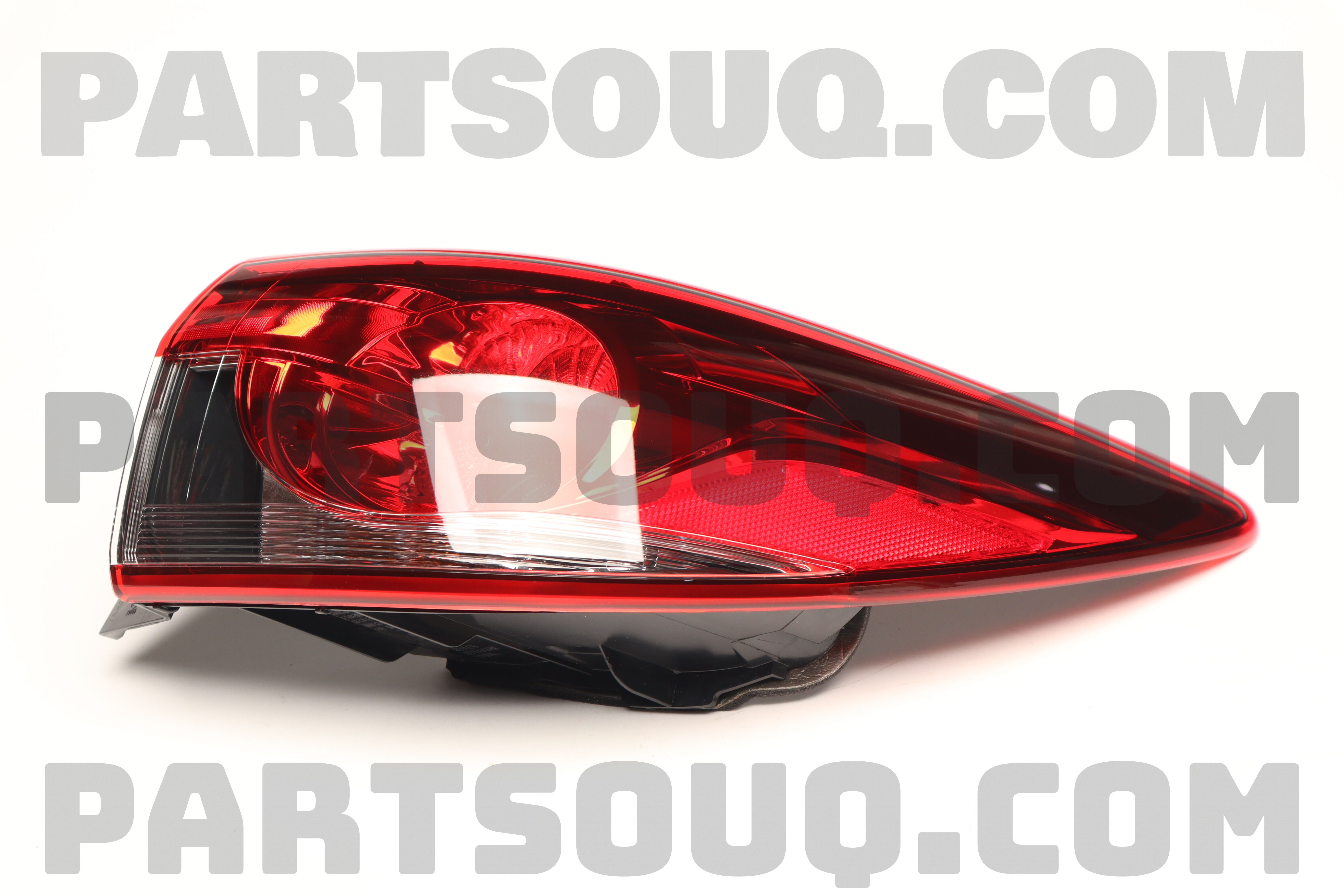 Đèn Hậu Miếng Ngoài Phải Mazda Mazda 6 Mã phụ tùng GHK151150B