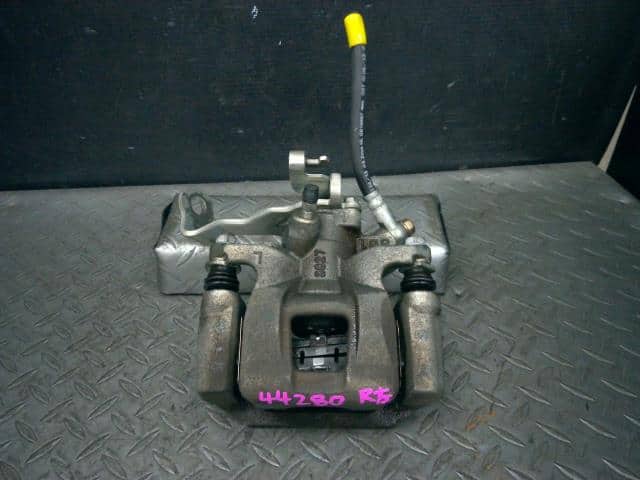 Cụm Xương Phanh Sau Trái Mazda Mazda 6 Mã phụ tùng GHY92699ZA