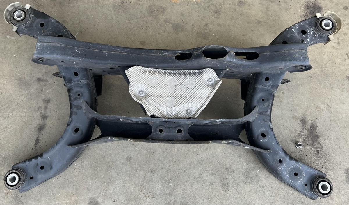 Giá Đỡ Cầu Sau Mazda Mazda 6 Mã phụ tùng GHP92880XB