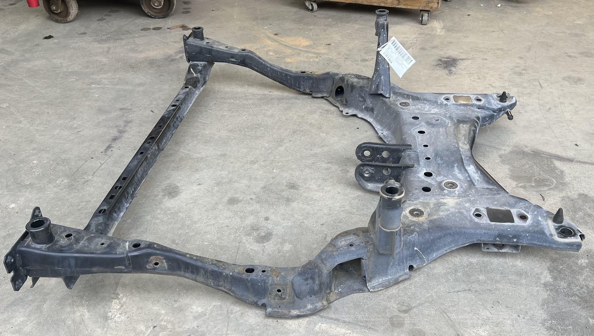 Giá Đỡ Động Cơ Mazda Mazda 6 Mã phụ tùng GHP93480XC