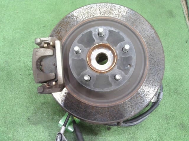 Ngõng May Ơ Sau Trái Mazda CX-5 Mã phụ tùng kd352612xd