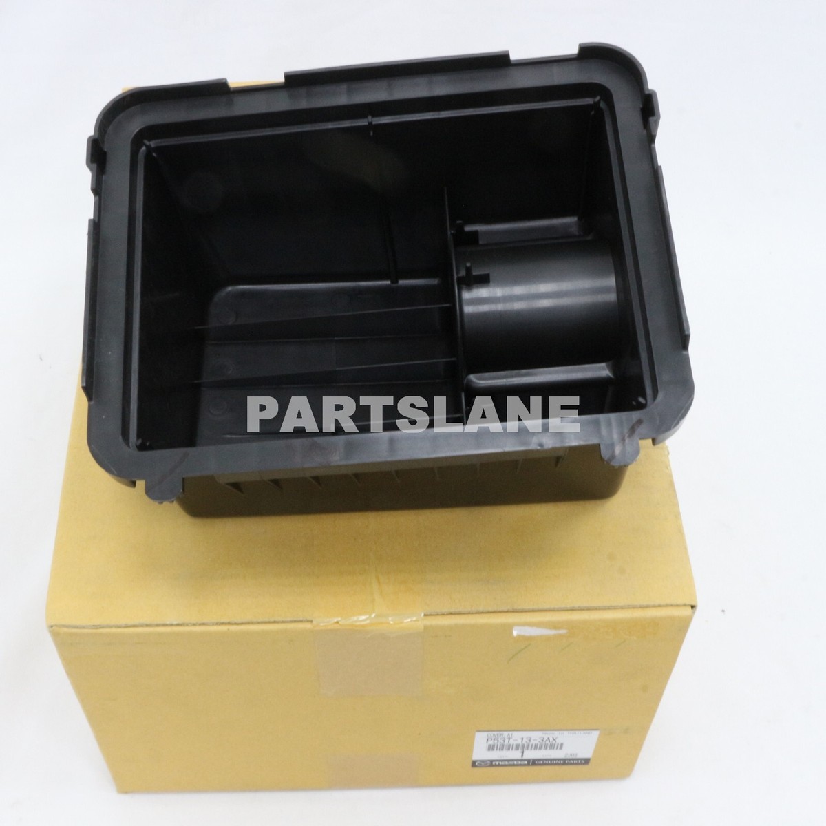 Nắp Hộp Lọc Gió Mazda Mazda 2 Mã phụ tùng P53T133AX